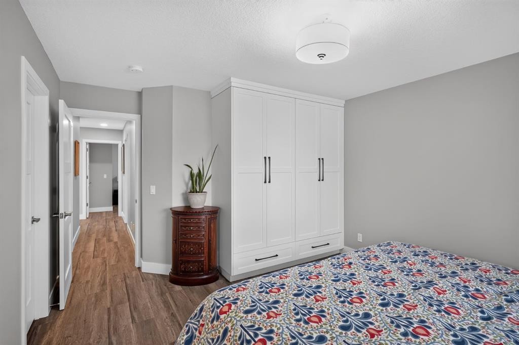 107 Edgevalley Close Nw, Calgary, AB - Indoor Photo Showing Bedroom