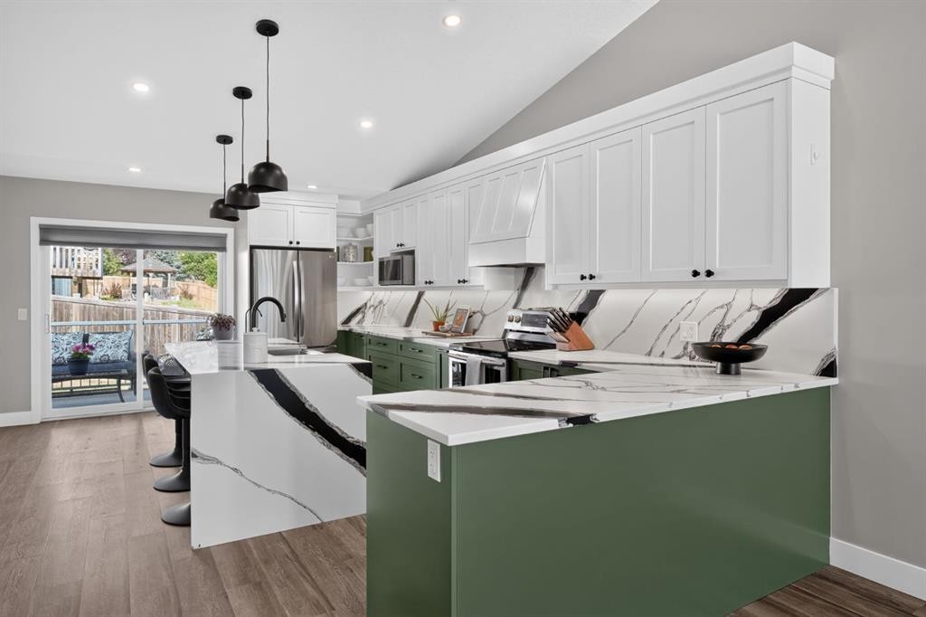 107 Edgevalley Close Nw, Calgary, AB - Indoor Photo Showing Kitchen With Upgraded Kitchen
