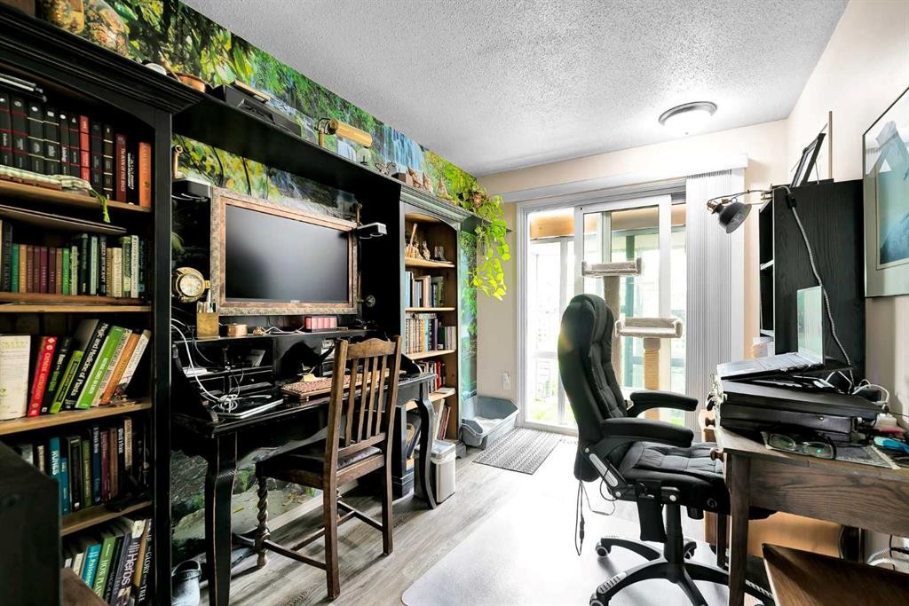 3722 Dover Ridge Drive Se, Calgary, AB - Indoor Photo Showing Office