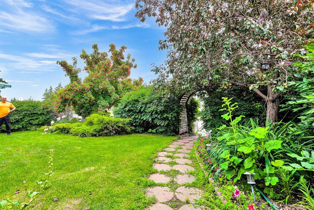 3722 Dover Ridge Drive Se, Calgary, AB - Outdoor