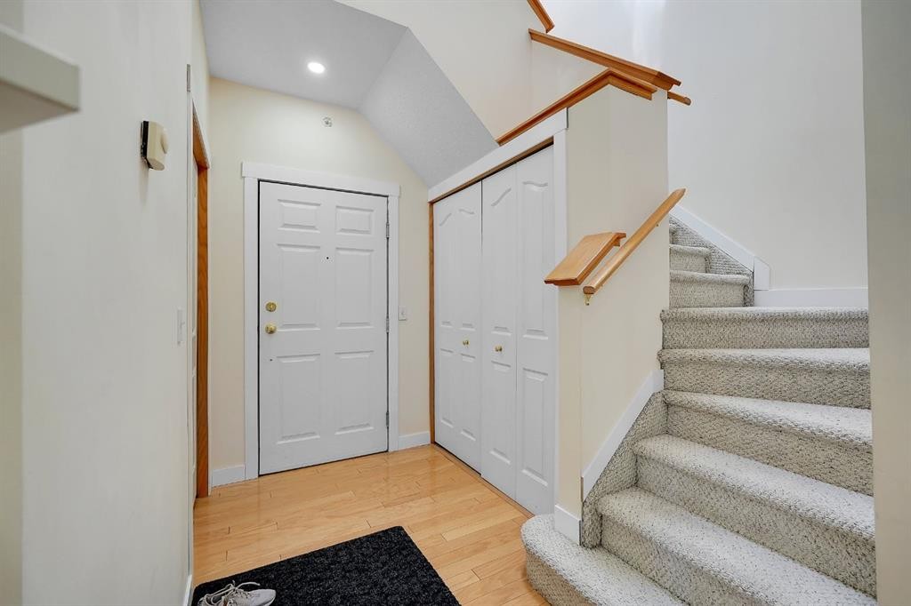 227-1920 14 Avenue Ne, Calgary, AB - Indoor Photo Showing Other Room