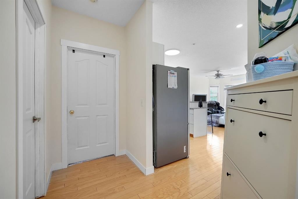 227-1920 14 Avenue Ne, Calgary, AB - Indoor Photo Showing Other Room