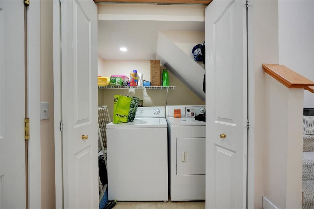 227-1920 14 Avenue Ne, Calgary, AB - Indoor Photo Showing Laundry Room