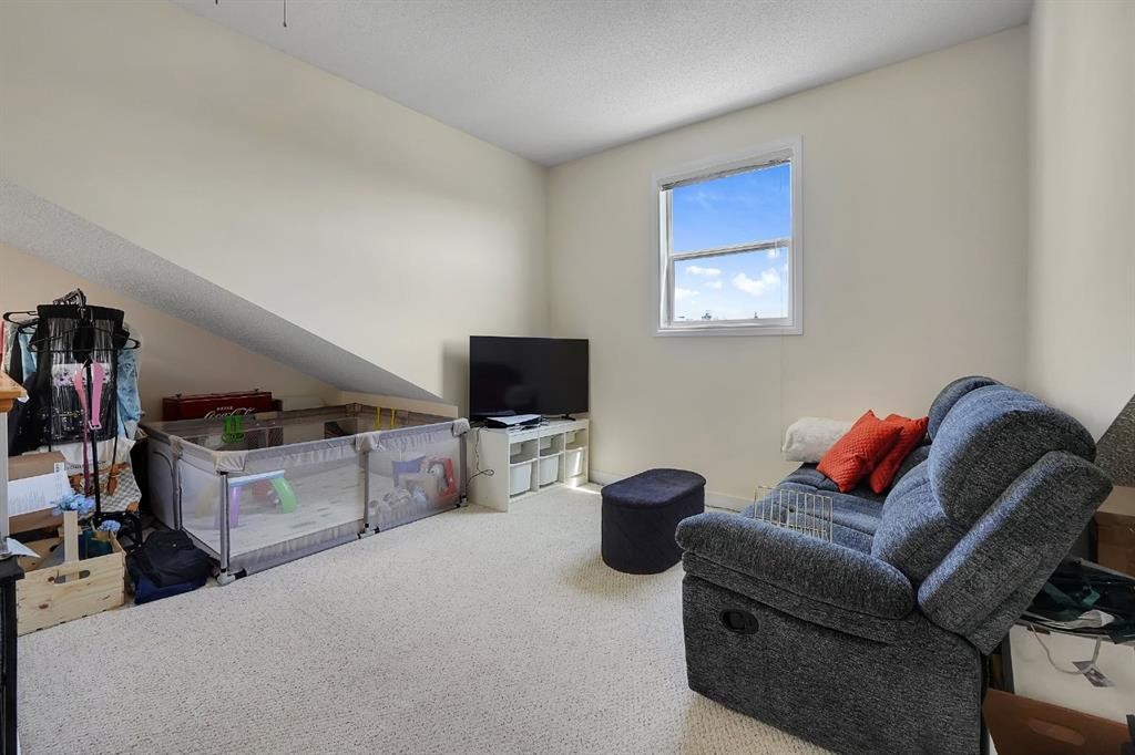 227-1920 14 Avenue Ne, Calgary, AB - Indoor