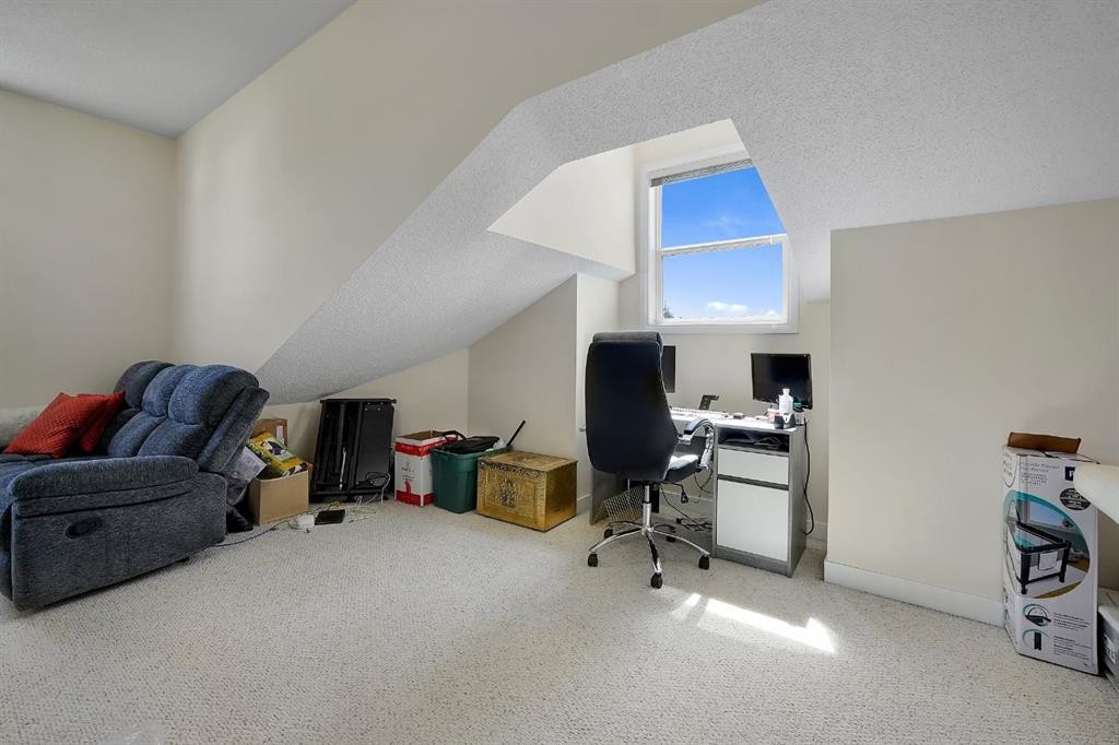 227-1920 14 Avenue Ne, Calgary, AB - Indoor