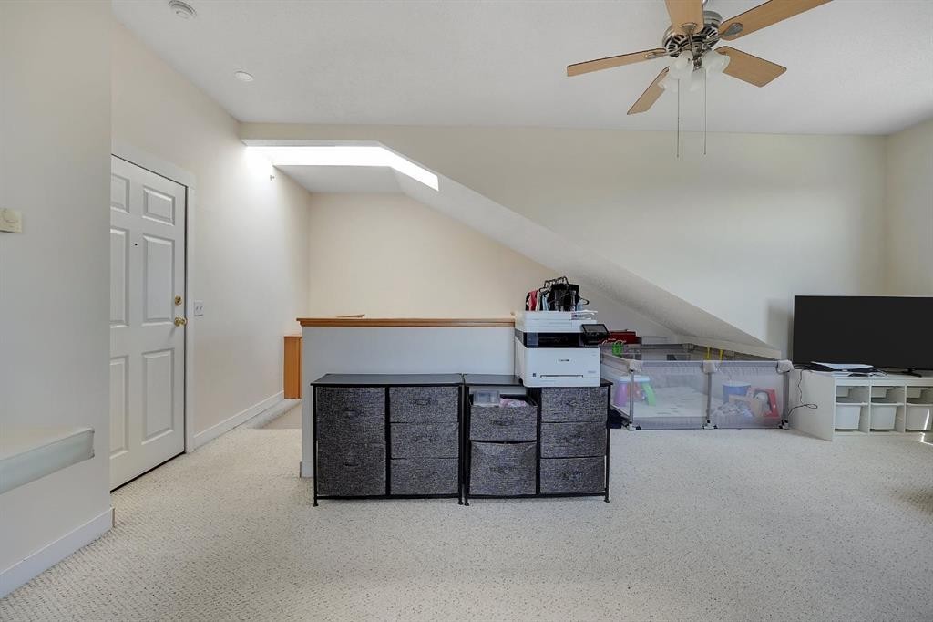 227-1920 14 Avenue Ne, Calgary, AB - Indoor Photo Showing Other Room