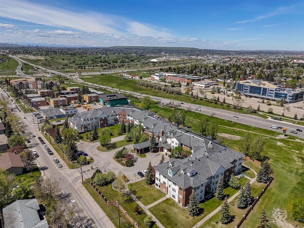 227-1920 14 Avenue Ne, Calgary, AB - Outdoor With View