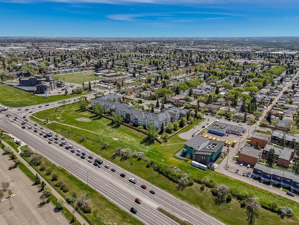 227-1920 14 Avenue Ne, Calgary, AB - Outdoor With View
