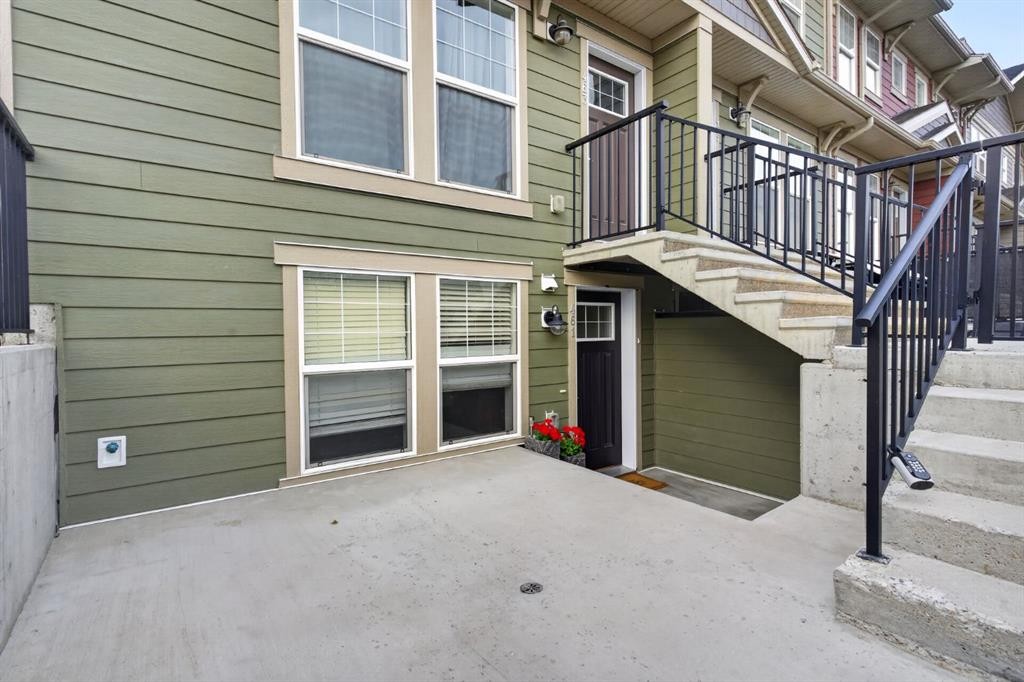 461 Cranbrook Square Se, Calgary, AB - Outdoor With Exterior
