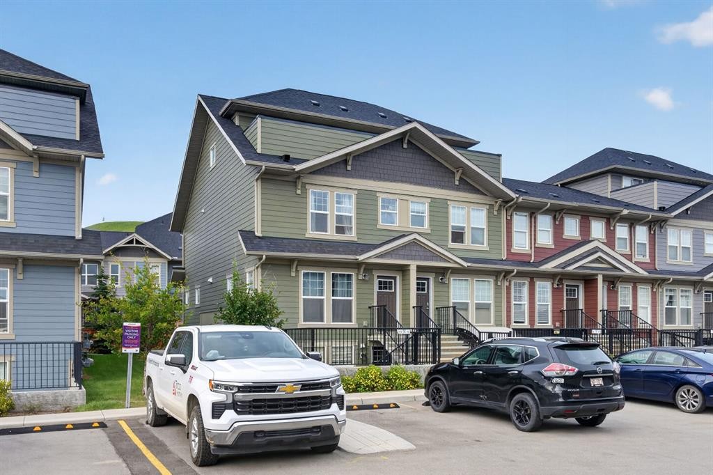 461 Cranbrook Square Se, Calgary, AB - Outdoor With Facade