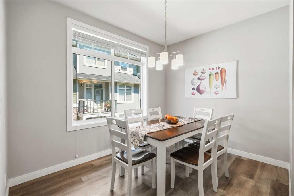 312 Wentworth Row Sw, Calgary, AB - Indoor Photo Showing Dining Room