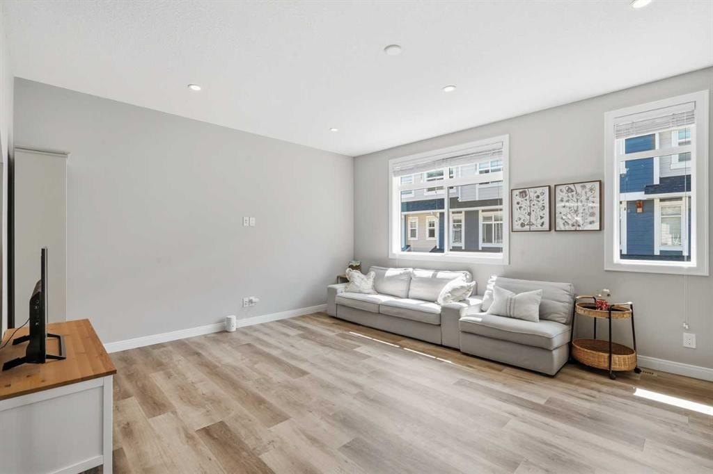 312 Wentworth Row Sw, Calgary, AB - Indoor