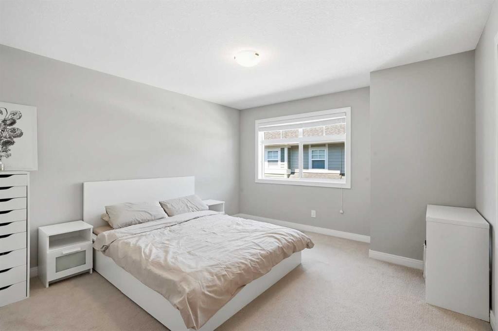312 Wentworth Row Sw, Calgary, AB - Indoor Photo Showing Bedroom