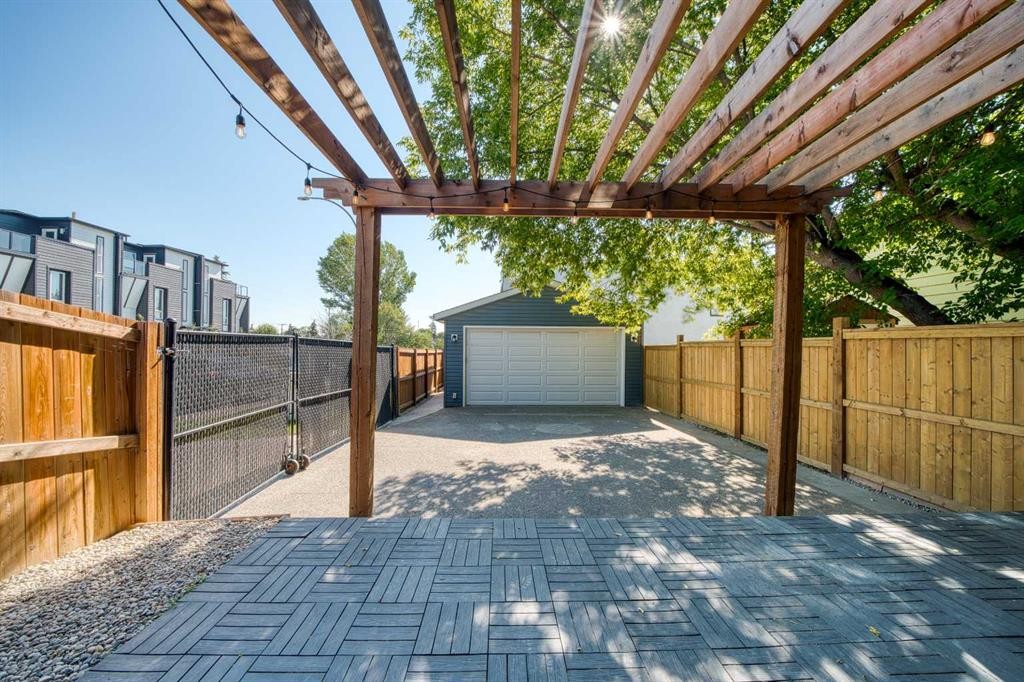 3222 1 Street Ne, Calgary, AB - Outdoor With Exterior
