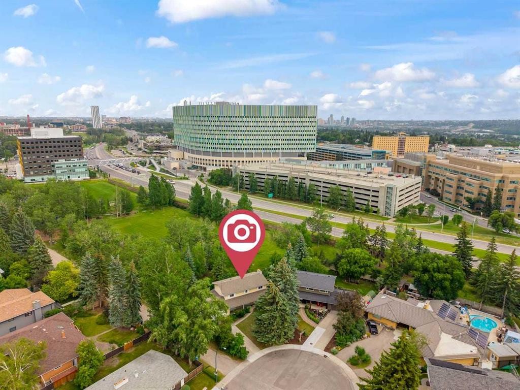 3207 Utah Place Nw, Calgary, AB - Outdoor With View