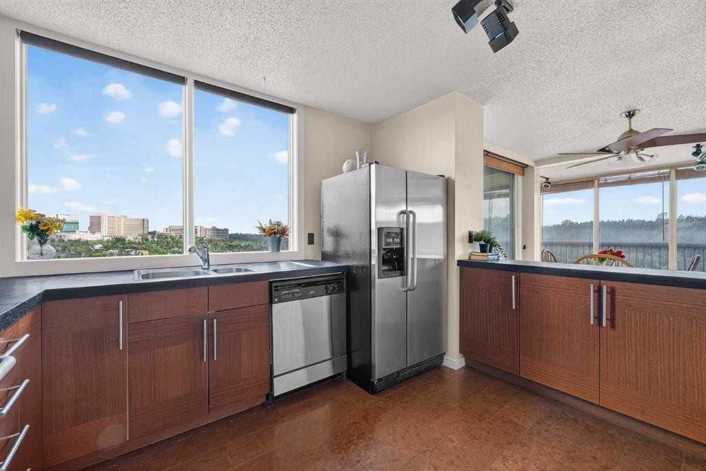 1607-145 Point Drive Nw, Calgary, AB - Indoor Photo Showing Dining Room