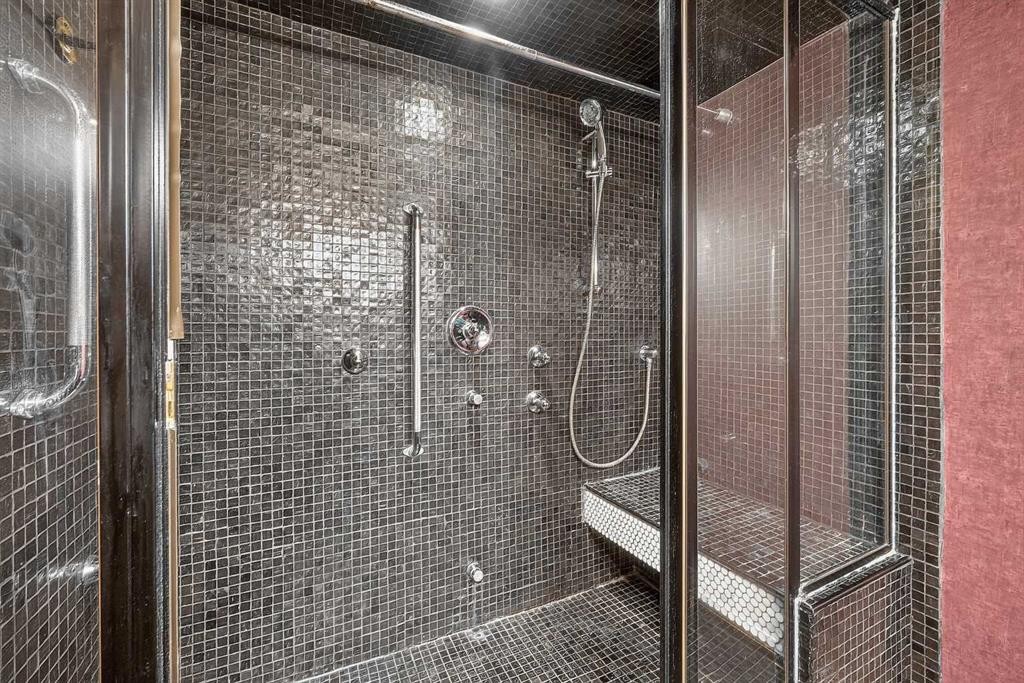 1607-145 Point Drive Nw, Calgary, AB - Indoor