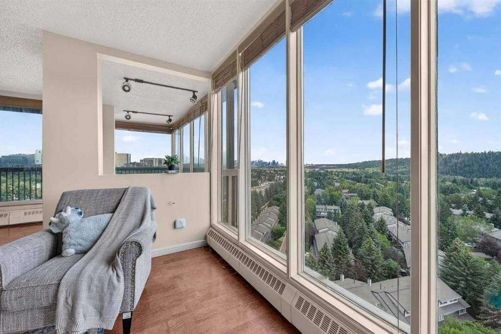 1607-145 Point Drive Nw, Calgary, AB - Indoor Photo Showing Bedroom