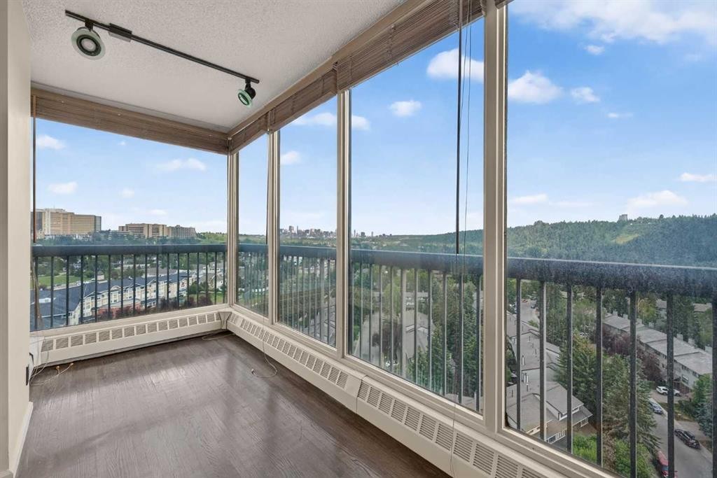 1607-145 Point Drive Nw, Calgary, AB - Indoor