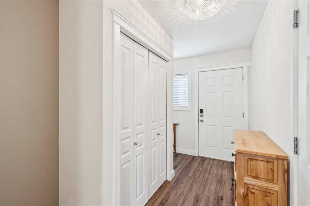 212 Bayside Point Sw, Airdrie, AB - Indoor Photo Showing Other Room