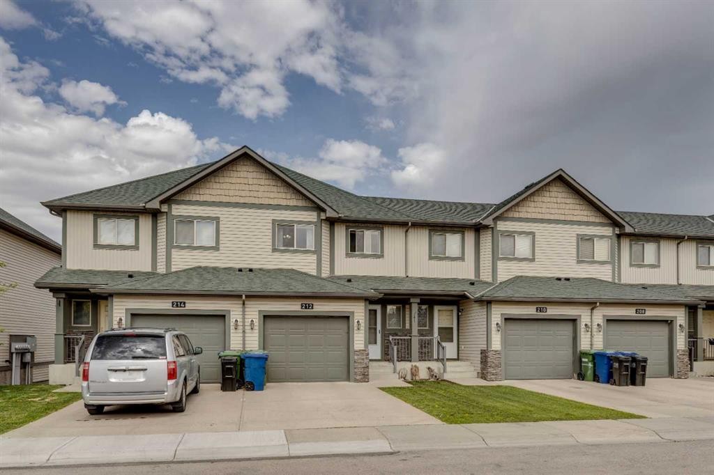 212 Bayside Point Sw, Airdrie, AB - Outdoor With Facade