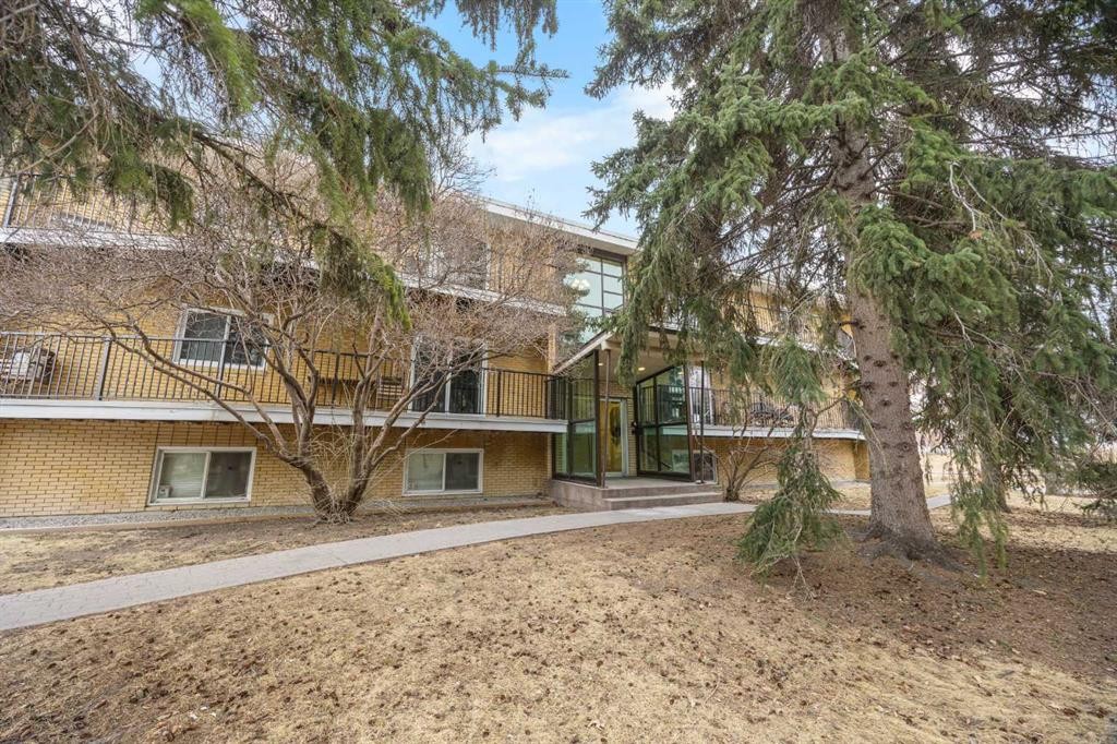 102-3103 Blakiston Drive Nw, Calgary, AB - Outdoor