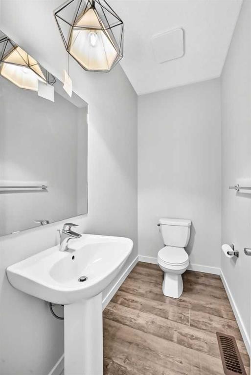 716-32 Red Embers Parade Ne, Calgary, AB - Indoor Photo Showing Bathroom