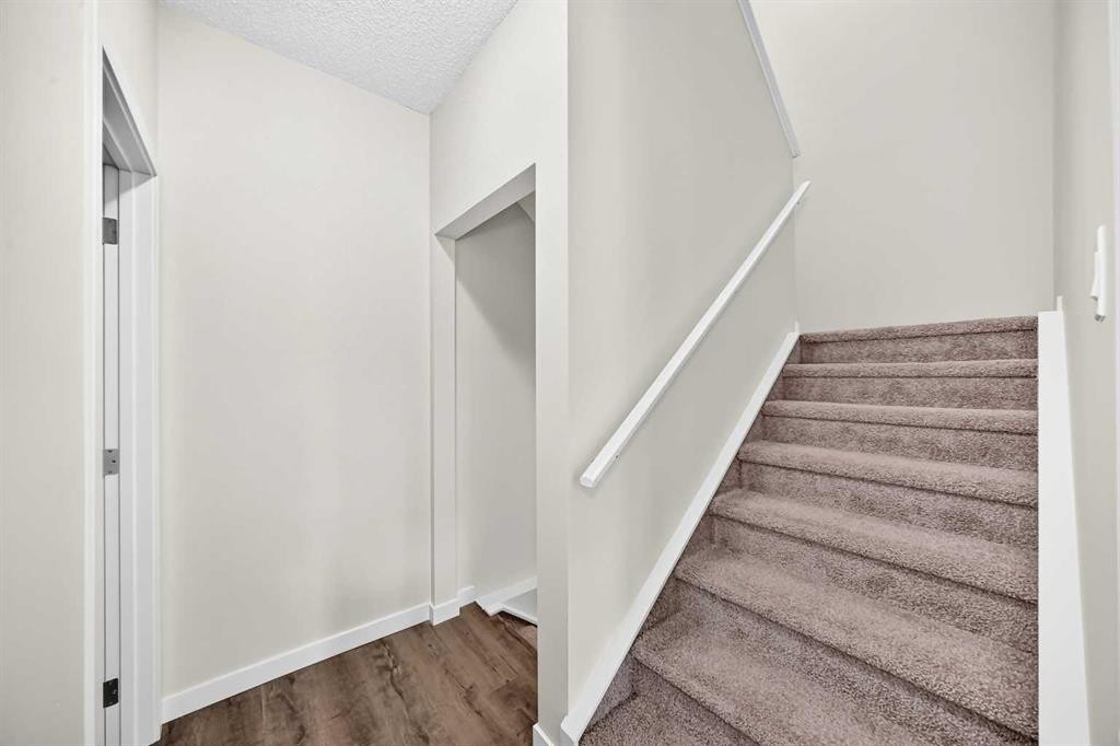 716-32 Red Embers Parade Ne, Calgary, AB - Indoor Photo Showing Other Room