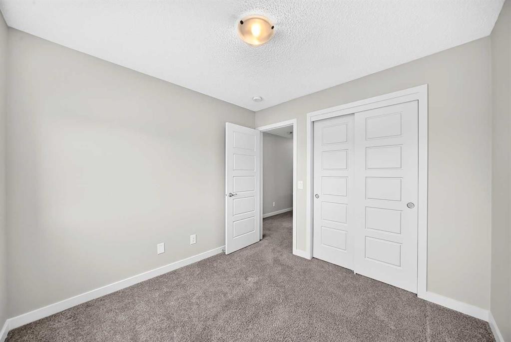716-32 Red Embers Parade Ne, Calgary, AB - Indoor