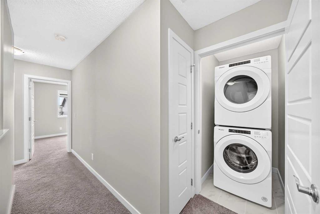 716-32 Red Embers Parade Ne, Calgary, AB - Indoor Photo Showing Laundry Room