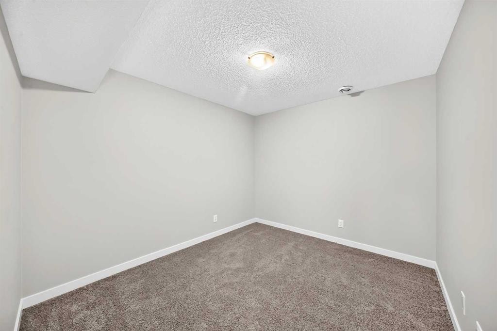 716-32 Red Embers Parade Ne, Calgary, AB - Indoor Photo Showing Other Room