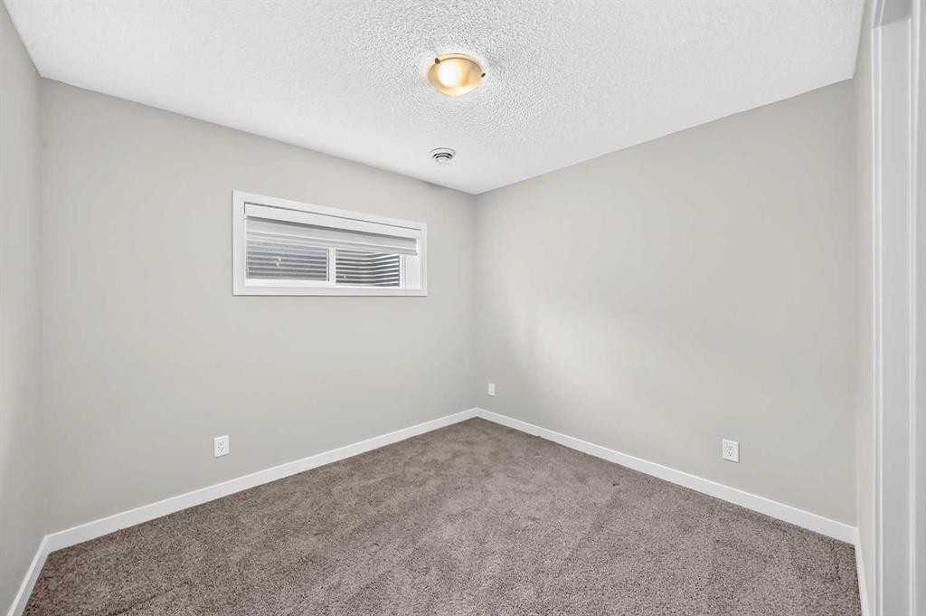 716-32 Red Embers Parade Ne, Calgary, AB - Indoor Photo Showing Other Room