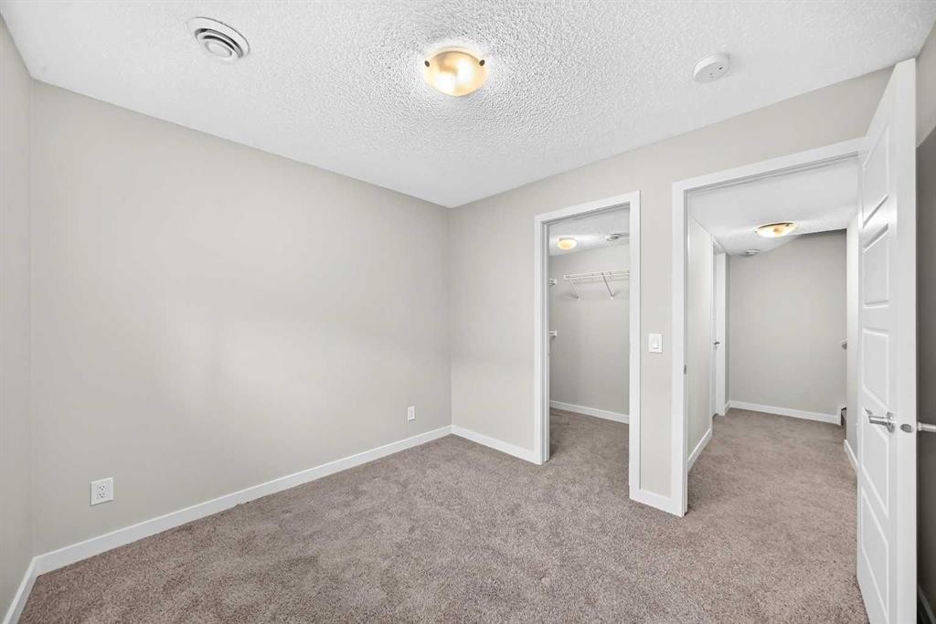 716-32 Red Embers Parade Ne, Calgary, AB - Indoor Photo Showing Other Room
