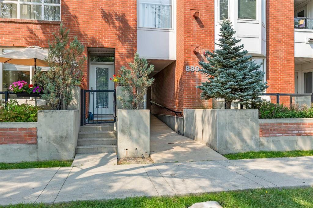 405-880 Centre Avenue Ne, Calgary, AB - Outdoor