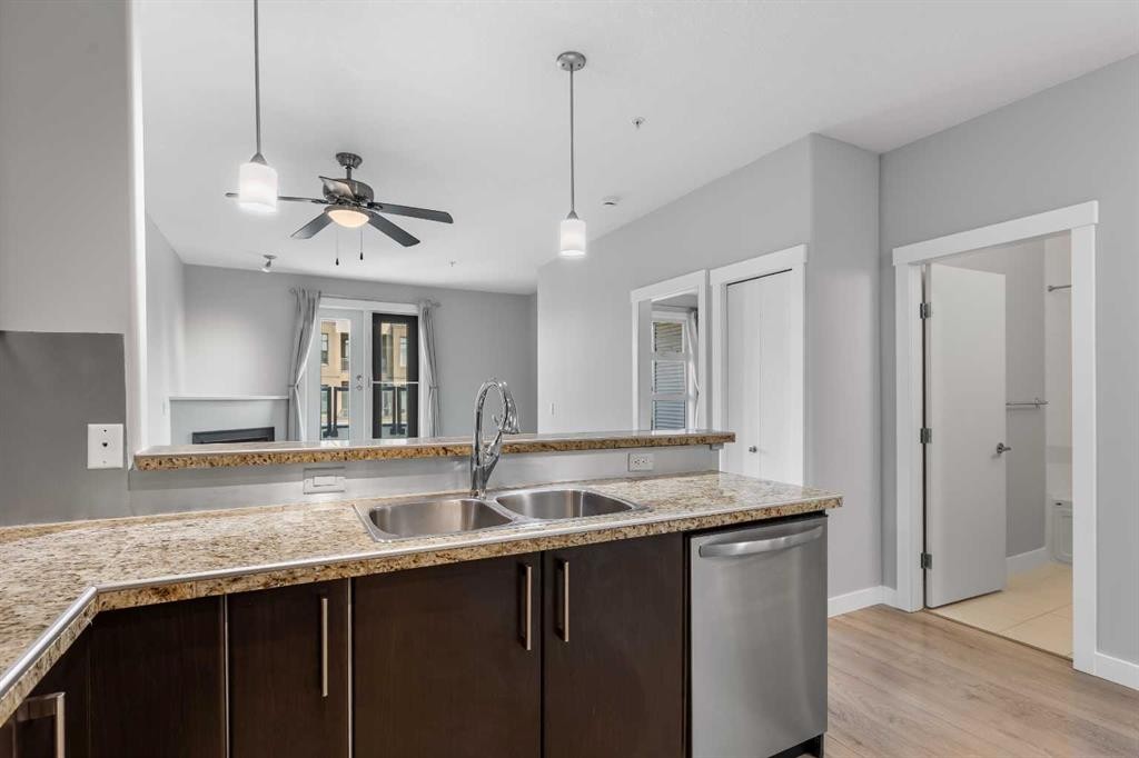 405-880 Centre Avenue Ne, Calgary, AB - Indoor Photo Showing Kitchen With Double Sink