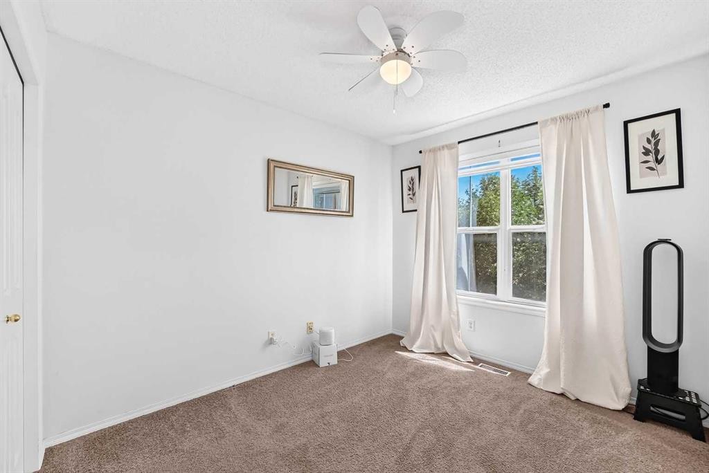 286 Prestwick Circle Se, Calgary, AB - Indoor Photo Showing Other Room