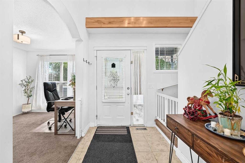 286 Prestwick Circle Se, Calgary, AB - Indoor Photo Showing Other Room