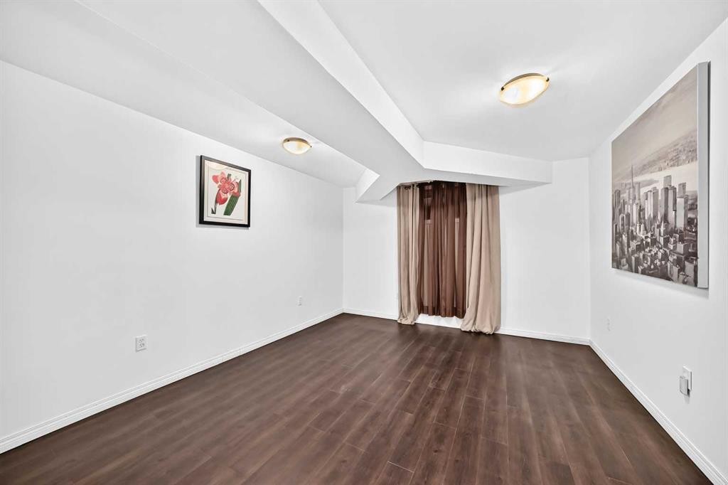 286 Prestwick Circle Se, Calgary, AB - Indoor Photo Showing Other Room