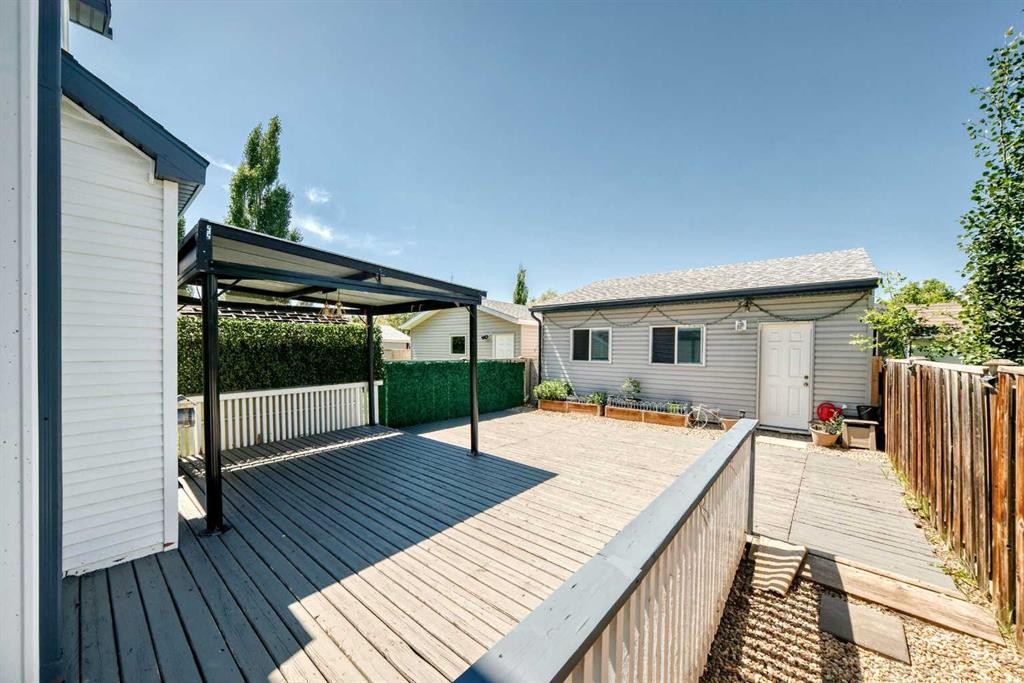 286 Prestwick Circle Se, Calgary, AB - Outdoor With Deck Patio Veranda With Exterior
