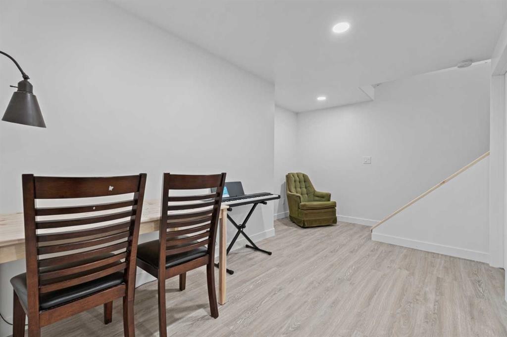 31 Mt Aberdeen Grove Se, Calgary, AB - Indoor