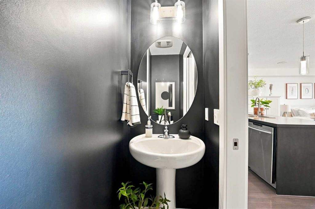 308 Redstone View Ne, Calgary, AB - Indoor Photo Showing Bathroom