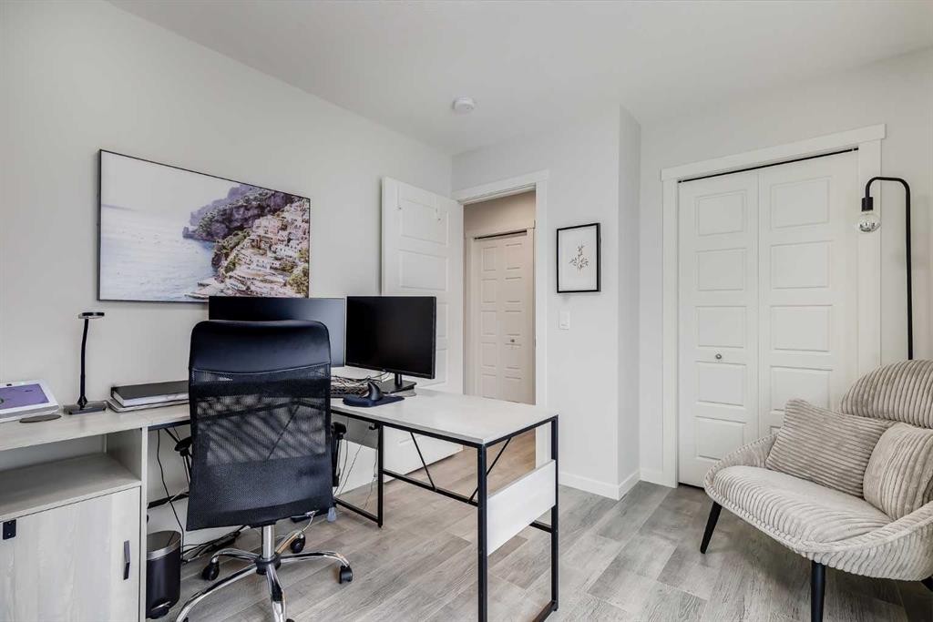 302-260 Rowley Way Nw, Calgary, AB - Indoor Photo Showing Office