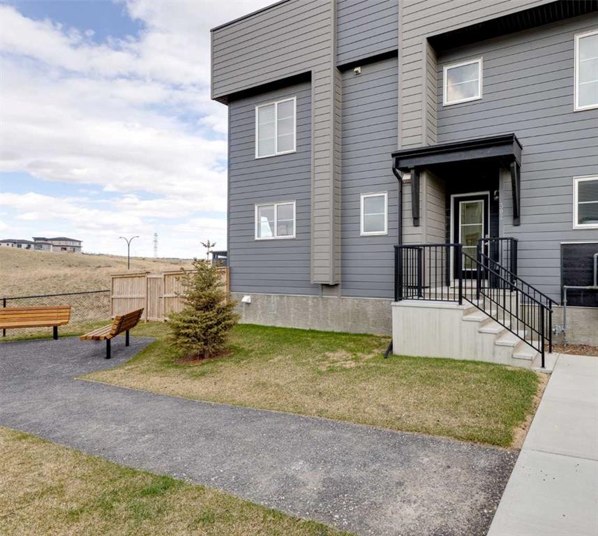 302-260 Rowley Way Nw, Calgary, AB - Outdoor