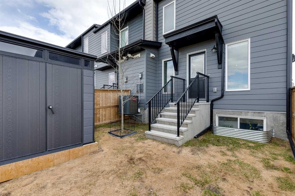 302-260 Rowley Way Nw, Calgary, AB - Outdoor