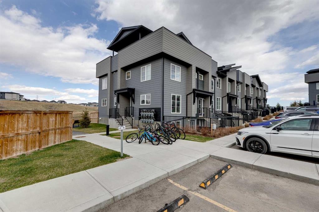 302-260 Rowley Way Nw, Calgary, AB - Outdoor