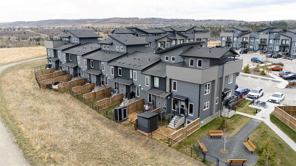 302-260 Rowley Way Nw, Calgary, AB - Outdoor