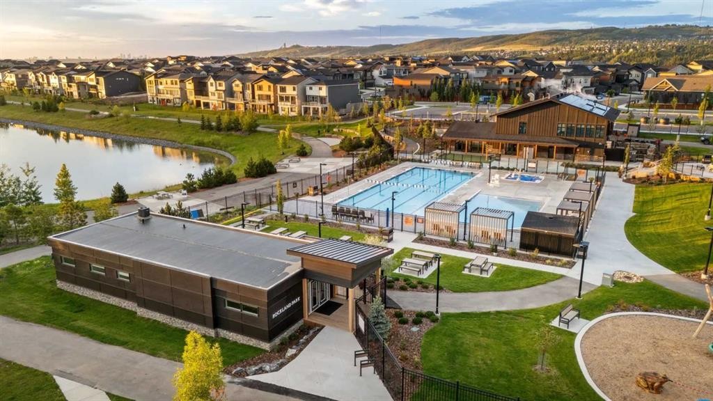 302-260 Rowley Way Nw, Calgary, AB - Outdoor With View
