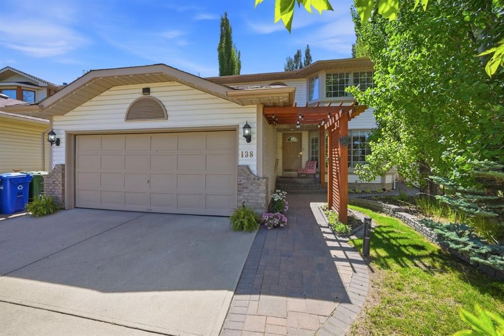 138 Shannon Hill Sw, Calgary, AB - Outdoor