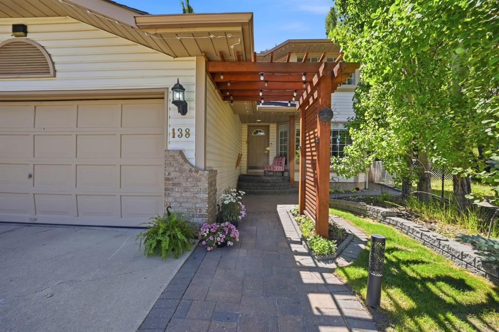 138 Shannon Hill Sw, Calgary, AB - Outdoor