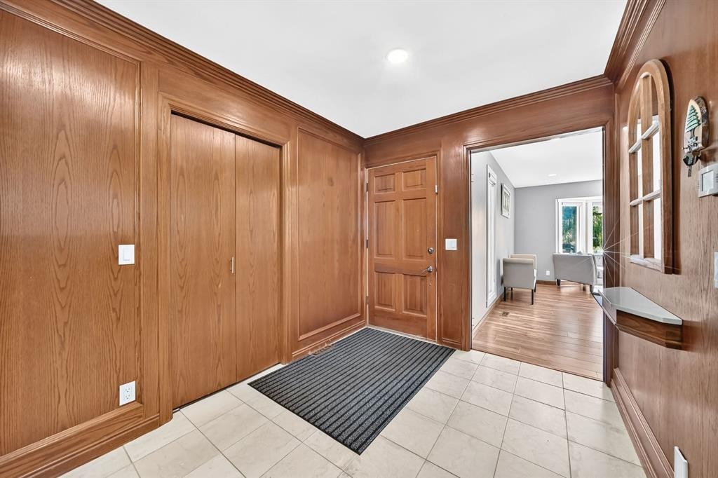 2203 65 Street Ne, Calgary, AB - Indoor Photo Showing Other Room